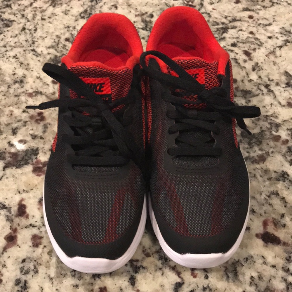 Nike Revolution 3 Wide Width